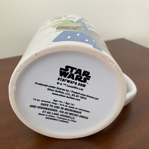 Star Wars White Mug with Mandalorian and Grogu - Picture 3 of 3